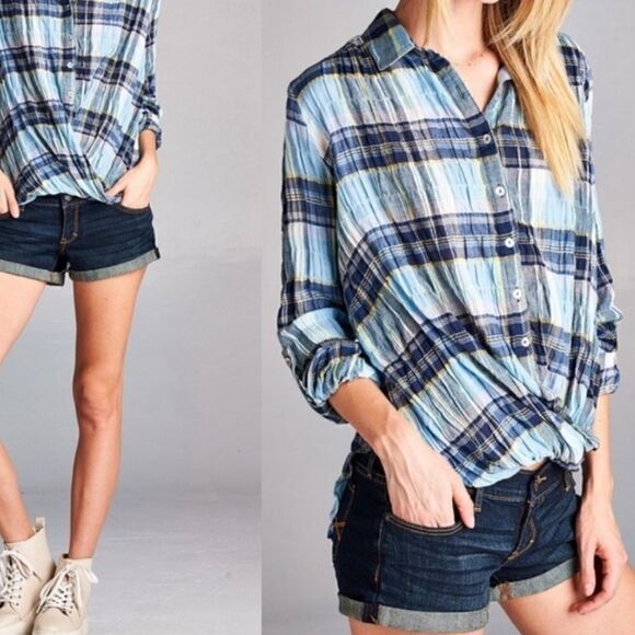 Lightweight Plaid Twist Front Top - Picture 4 of 12